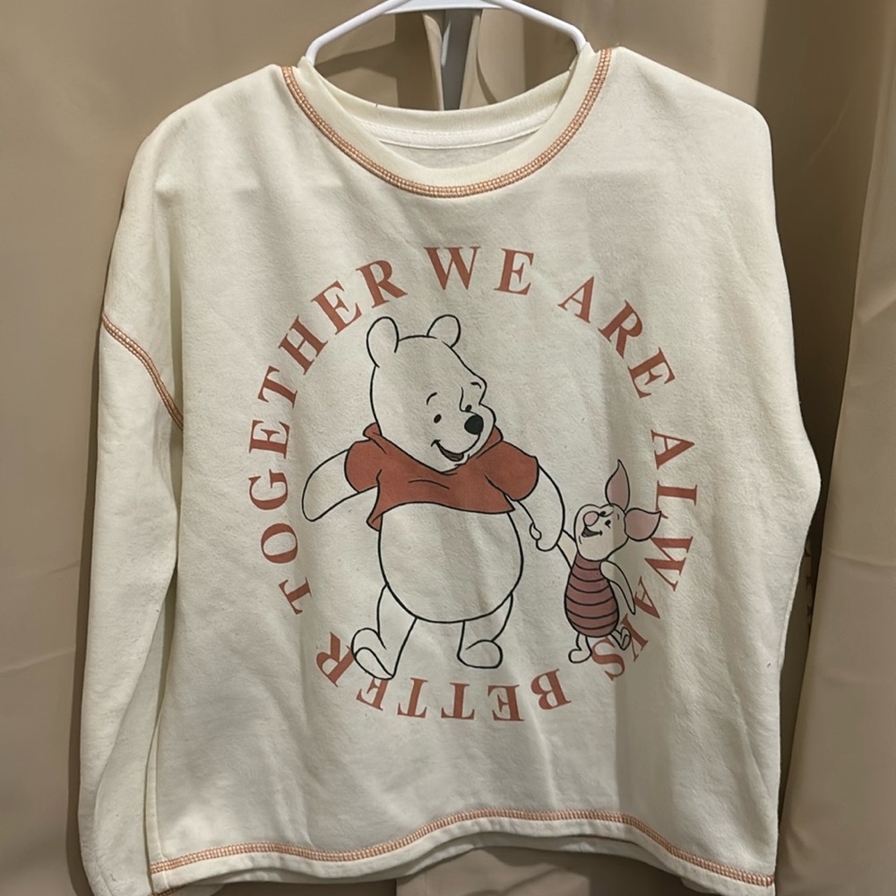 Winnie the Pooh Women Crew Neck Sweater Size Medium